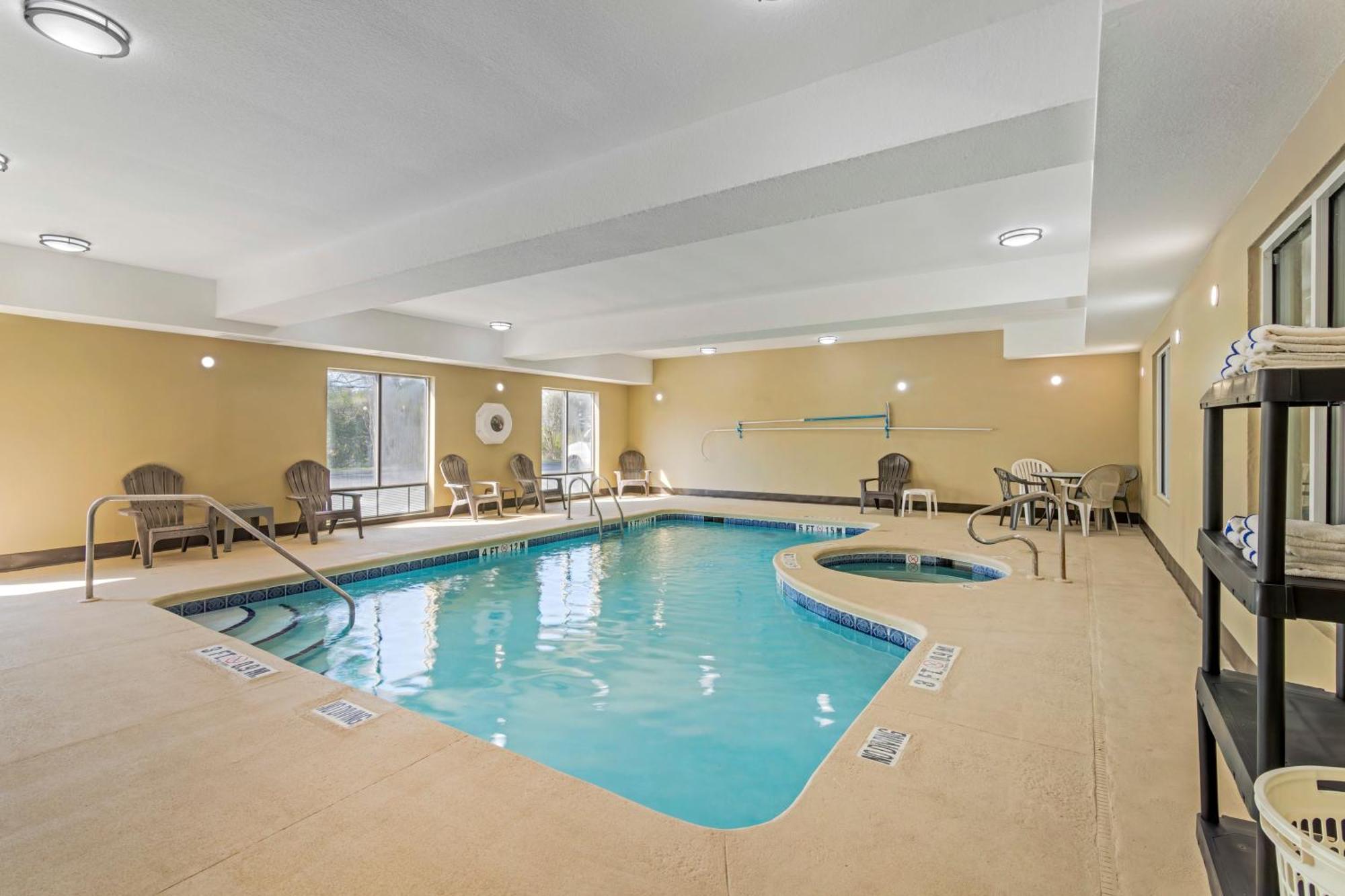Comfort Suites Брансуик Экстерьер фото